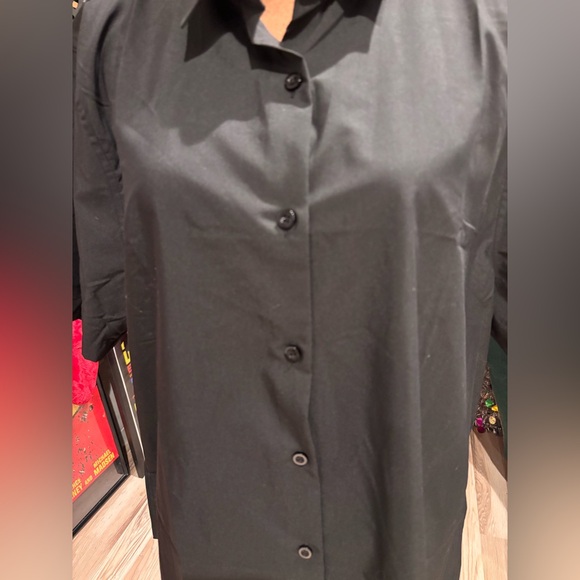 Simple black men’s shirt only worn once 2XL—dress it up
or dress it ups it down! - Picture 2 of 6
